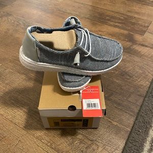 Brand New Hey Dude Wally Sox